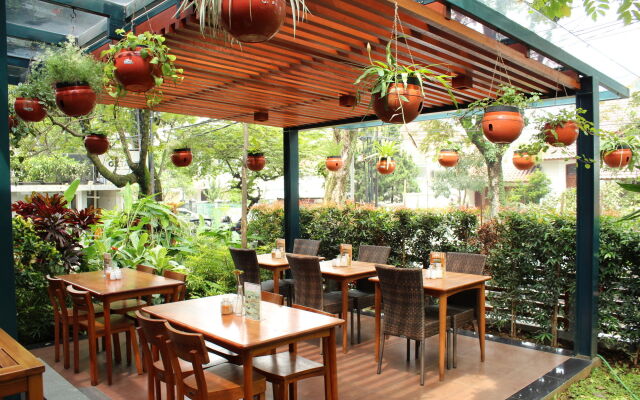 Ivory Hotel Bandung