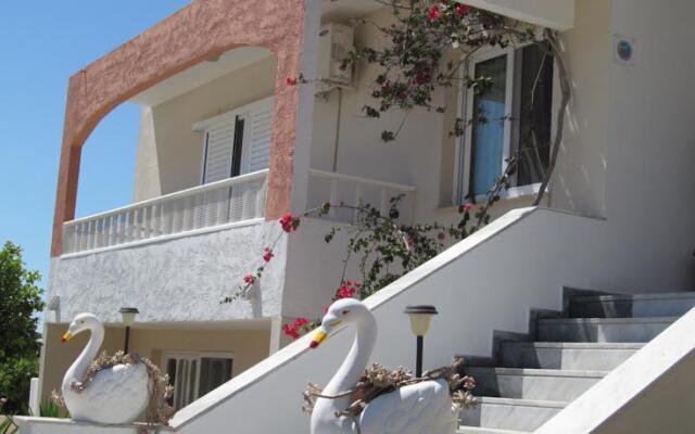 Agios Stefanos Studios & Apartments