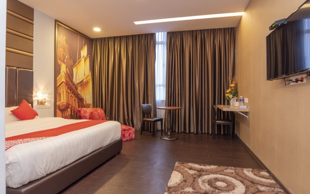 OYO 89423 Zenz Hotel