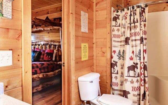 SmokyStays Bears Den Cabin