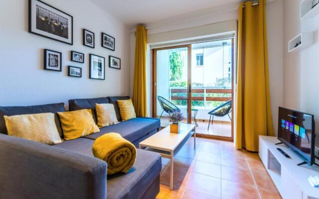 Albir Apartments by Renteando