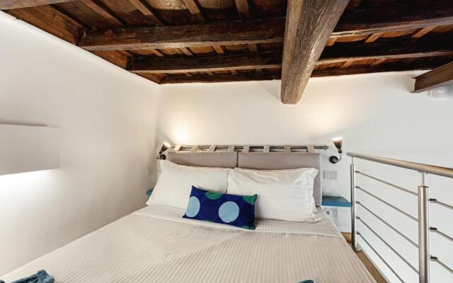 Sleek flat 4 guests 450mt from the Colosseum