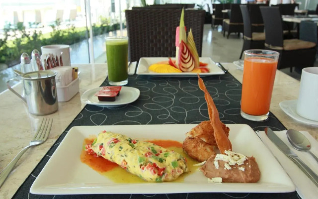 Park Royal Beach Mazatlán