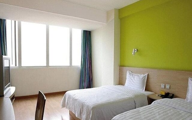7Days Inn Taiyuan Jiannan Bus Station