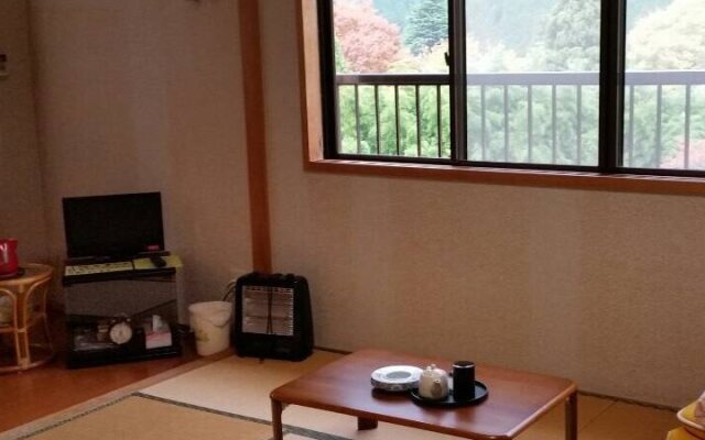 Petit Hotel & Chuka Ryori Shobu