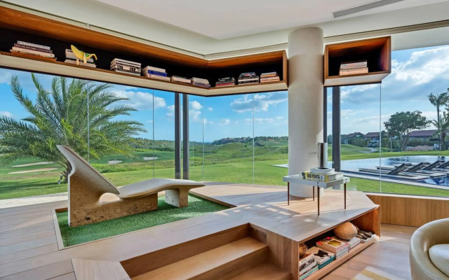 Modern 7BR Villa w Stunning Views of Golf Course