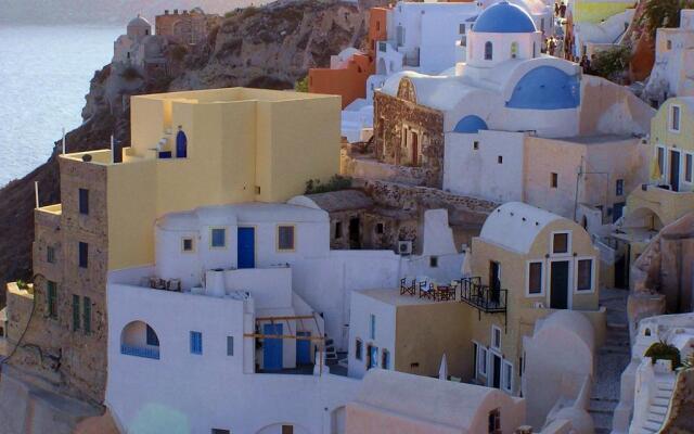 The Ivory Suite in Santorini