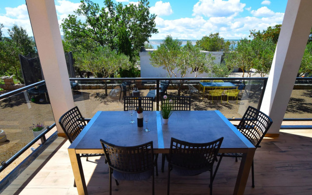 Apartments in Starigrad-Paklenica, modern and comfortable