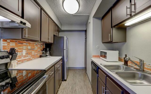 Arrive 800 Penn Executive 1br 1 Ba