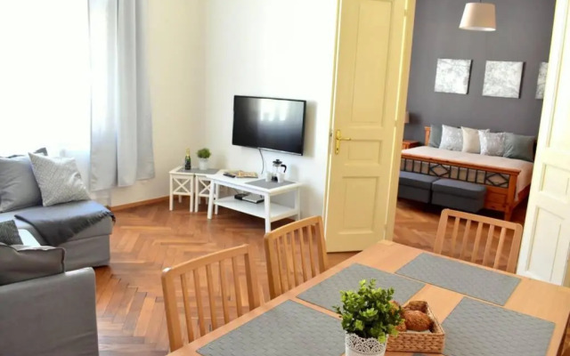 Airstay Prague : DeLuxe Apartment Old town