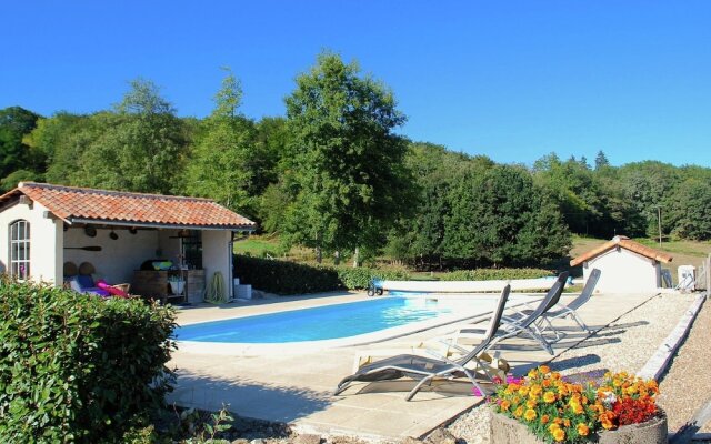 Very Nice Cottage with Studio on a Domain with Heated Pool