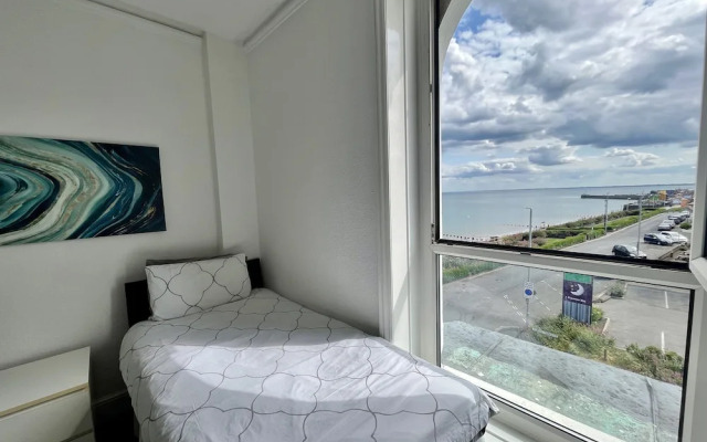 7 Beach View @ Beaconsfield House