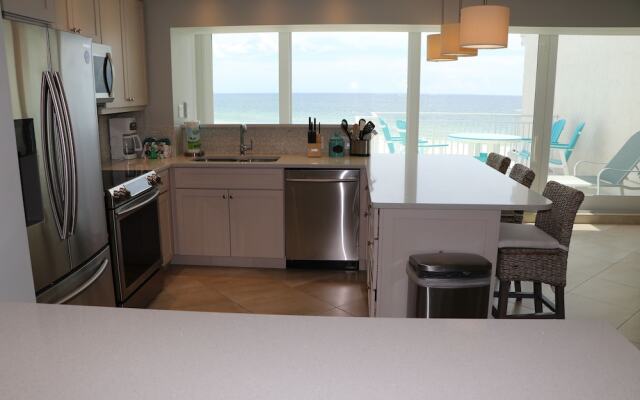 Jamaica Royale - 804 - 2 Br Condo