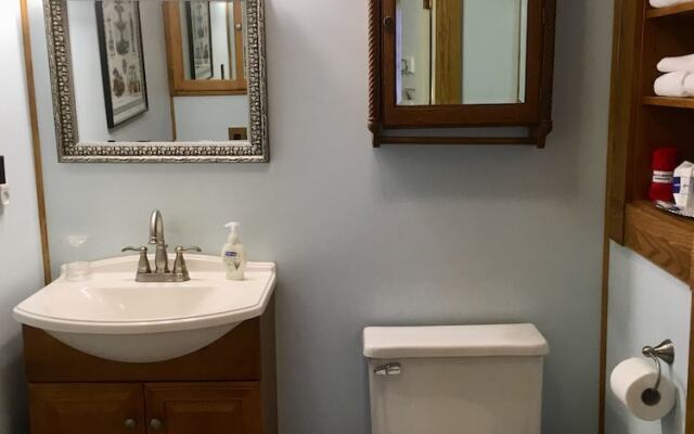 Old Iron Inn Bed and Breakfast