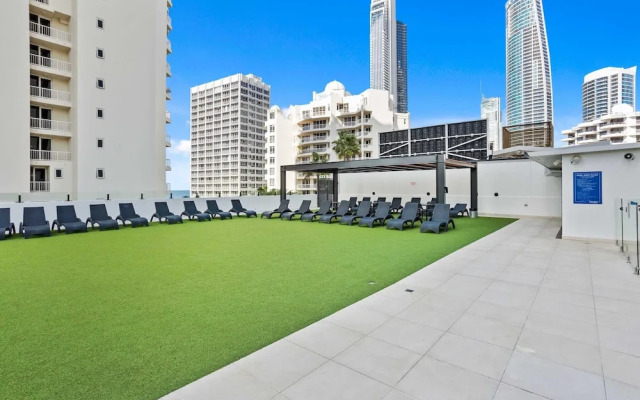 Ocean View Surfers Paradise Studio Suite