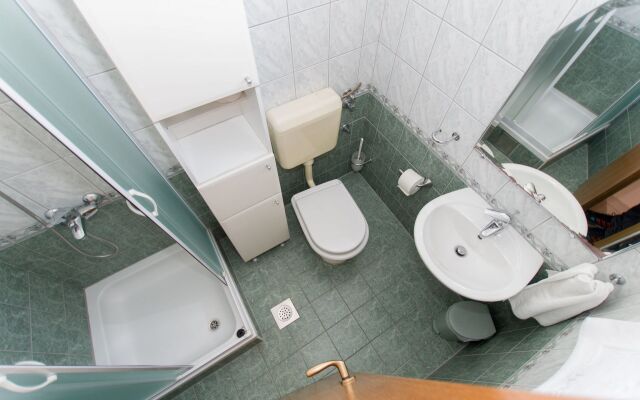 Apartment Prgo - spacious with view & parking: A3  3. kat Makarska, Riviera Makarska