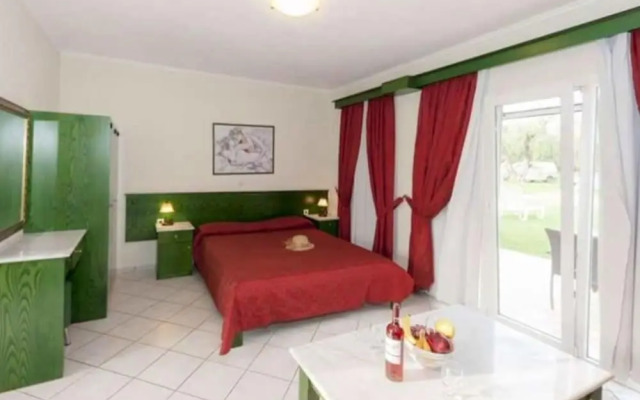 Room in Apartment - L'eremo Luxury Studio
