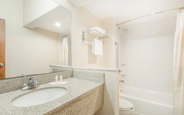 Baymont Inn And Suites - Greensburg IN