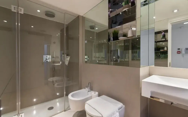 Kensington Area - Private Apartment