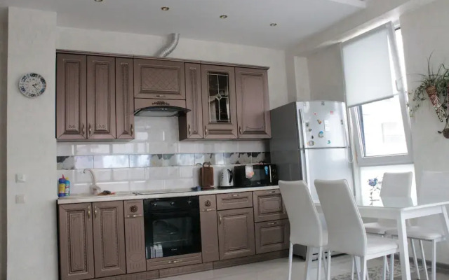 Apartment on Kamyshovaya 41, apt 19