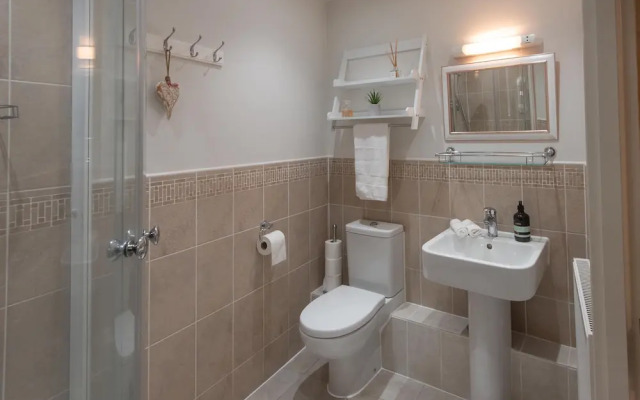 Modern 2-Bed Flat In Tavistock Centre