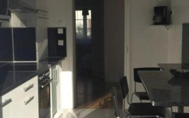 Charmant appartement avec terrasse dans villa