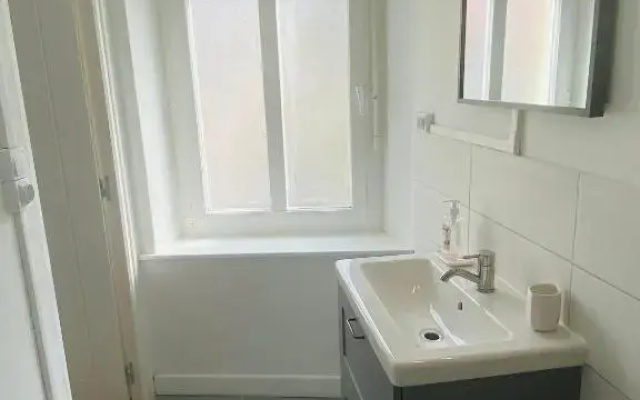 1st Floor Cozy Central Flat with free parking