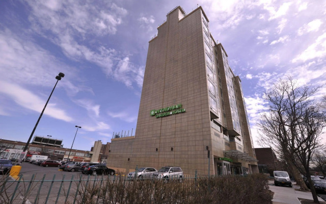 Wyndham Garden Fresh Meadows Flushing