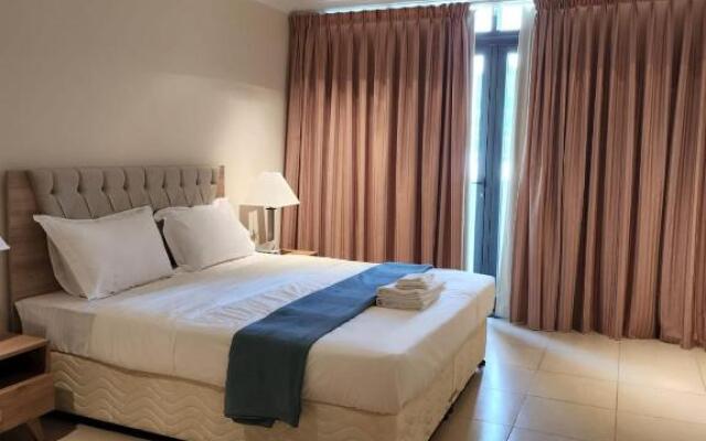 Lovely One Bedroom Apartment Porto Arabia, The Pearl Qatar