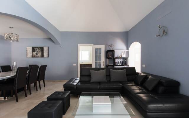 Classic Villa, luxe, private pool & prime location