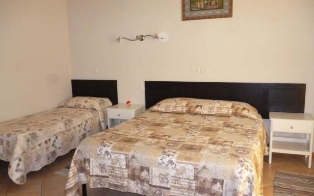Lastra Bed & Car