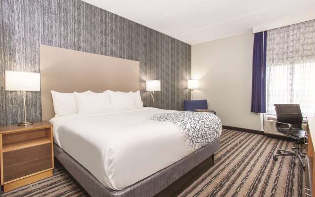 La Quinta Inn & Suites by Wyndham Buffalo Amherst