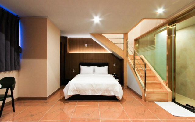 The King Hotel