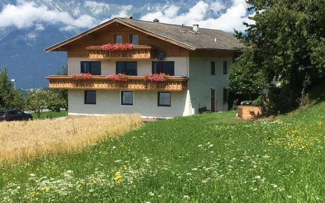 Apartment Wiesenhof - NATUR & WEITBLICK über Innsbruck - Ladestation für Elektroautos