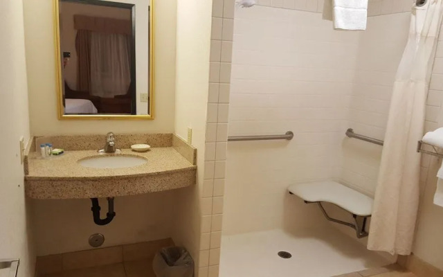 Hampton Inn & Suites Crescent City