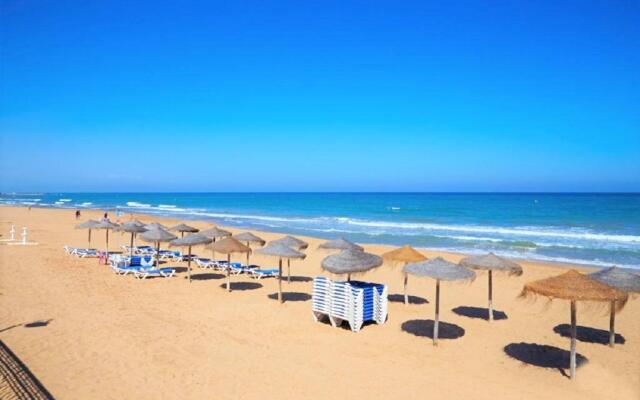 Apartment with pool, sea views & balcony less than 10min walk to La Mata Beach!