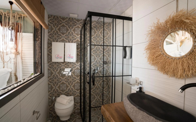 Liman Hotel Gumusluk- Adult Only