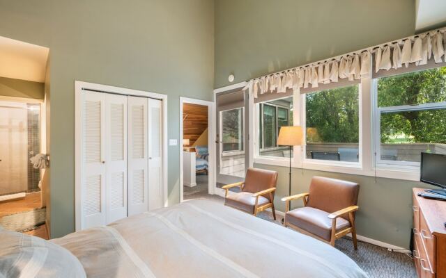 Pay Day Condominiums