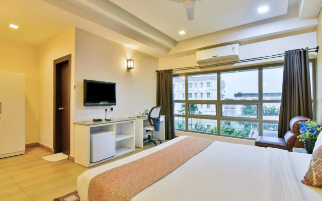OYO Room Near Cosmos Mall