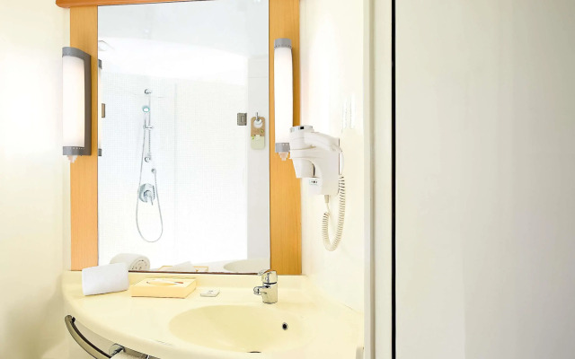 ibis Bengaluru City Centre Hotel