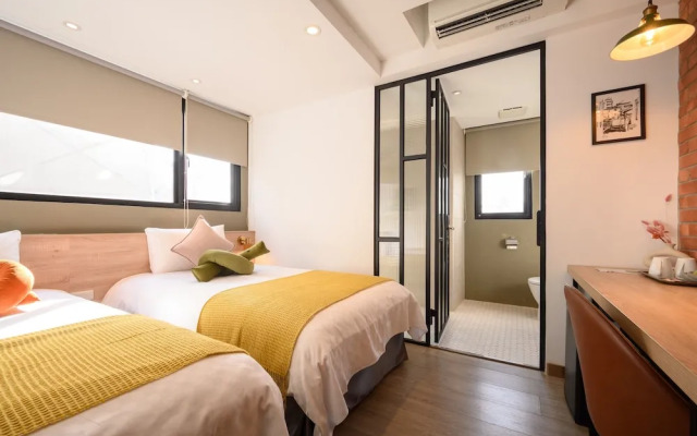 Отель East Taichung