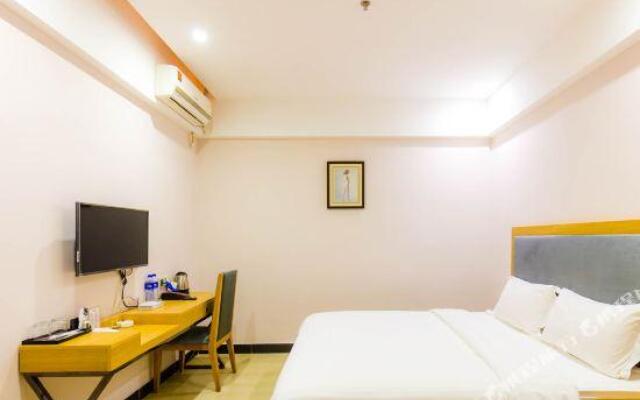 Jinlizhou Hotel (Gongbei Port Light Rail Station)