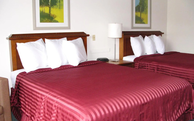 Oyster Bay Inn & Suites