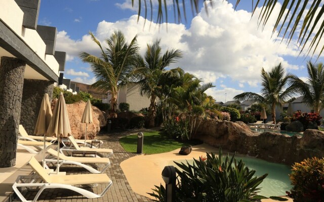 R2 Romantic Fantasia Dreams & Suites Hotel