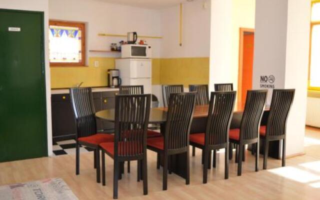 Hostel66