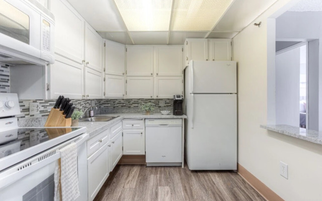FRONTDESK 1431 Washington Blvd Apts Downtown Detroit