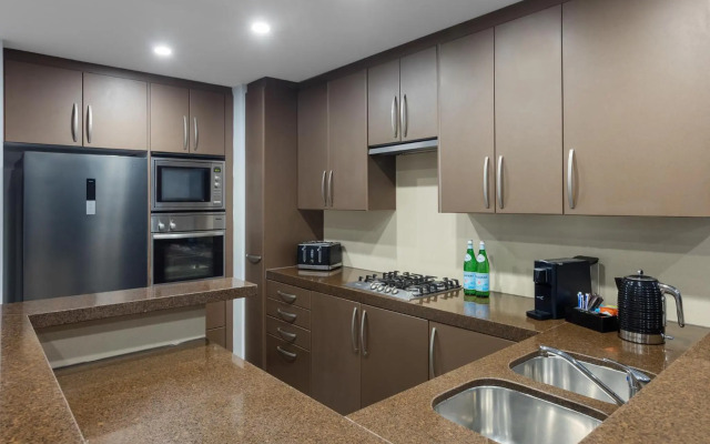 Meriton Suites World Tower
