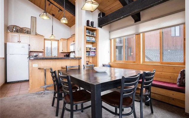 West Condominiums - W3301