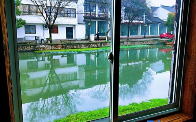 Tongli Qingyuan River View Holiday Inn