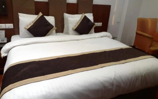 OYO 87910 Hotel SUN PLAZA